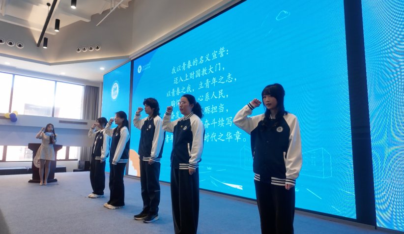 来自五湖四海的新生满怀期待汇聚于此